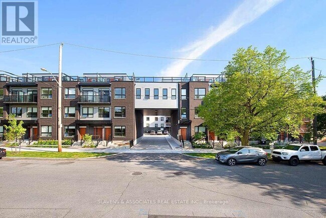 15 Brenthall Ave in Toronto, ON - Building Photo - Building Photo
