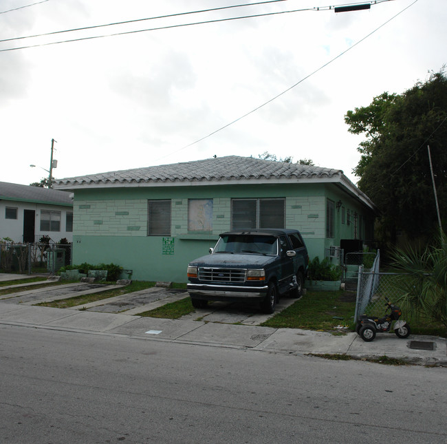 50 NE 56th St in Miami, FL - Building Photo - Building Photo