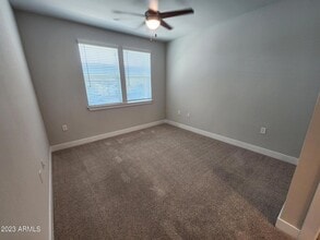 1375 N 145th Ave, Unit B2 in Goodyear, AZ - Building Photo - Building Photo