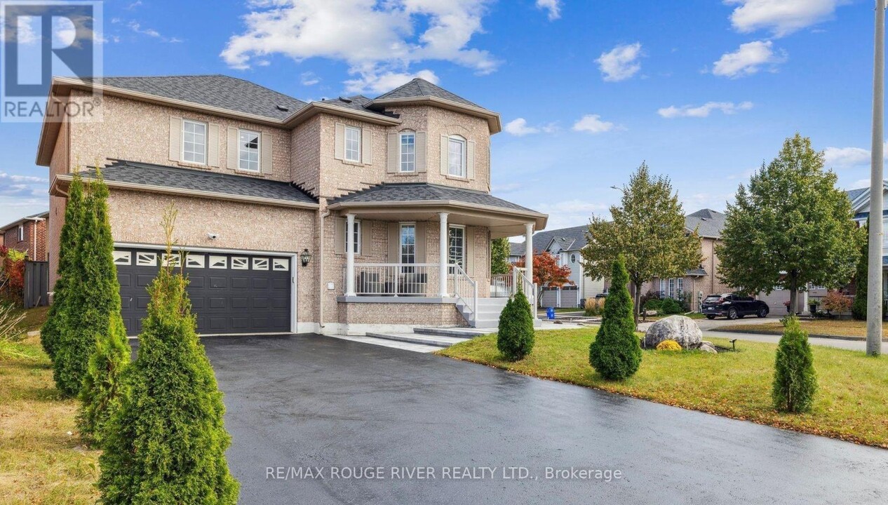 1010 Langford St in Oshawa, ON - Building Photo