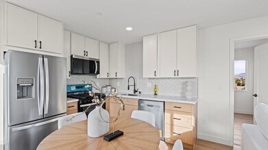 1820 Bancroft St in San Diego, CA - Building Photo - Building Photo