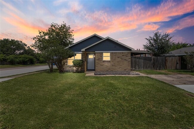 property at 4640 Orange Cir S