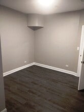 1737 W Wallen Ave, Unit 1 in Chicago, IL - Foto de edificio - Building Photo