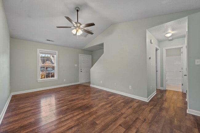 700 Streamwood Dr in Jacksonville, NC - Building Photo - Building Photo