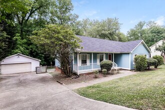 8400 Tifton Rd in Charlotte, NC - Foto de edificio - Building Photo
