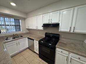 514 E Valencia Ave in Burbank, CA - Building Photo - Building Photo