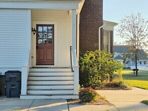 1306 Officers Row in Delaware City, DE - Building Photo - Building Photo