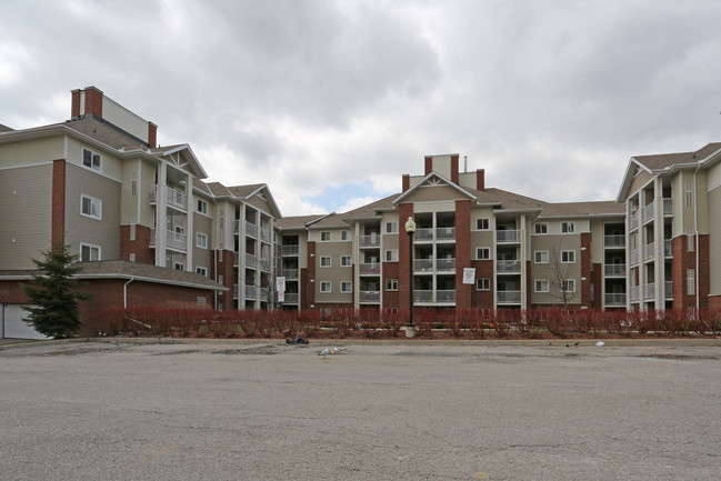 Woodside Pointe in Toronto, ON - Building Photo - Building Photo