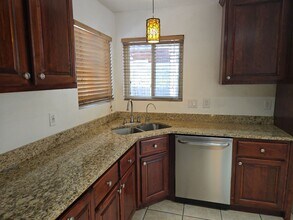 1713 Chamisa Rd NE in Rio Rancho, NM - Building Photo - Building Photo