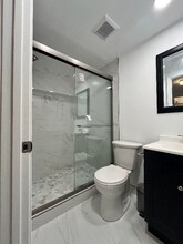 14593 Faith Ct in Woodbridge, VA - Foto de edificio - Building Photo