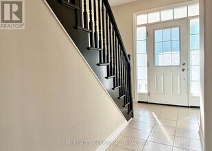 514 Honeylocust Ave in Ottawa, ON - Building Photo - Building Photo