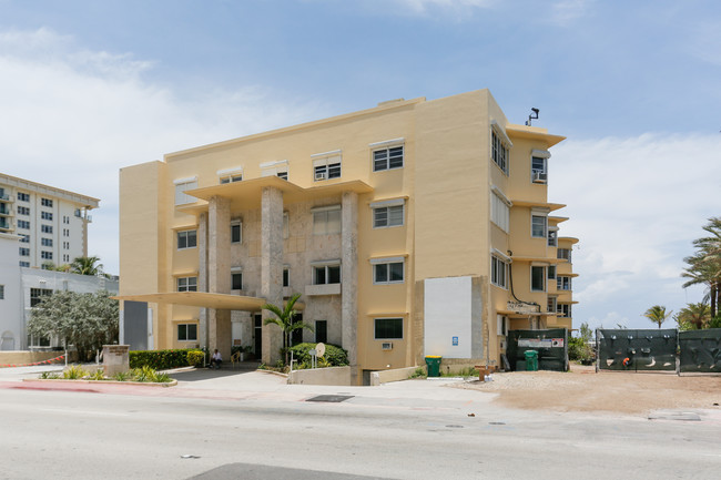 Surf Club Apartments