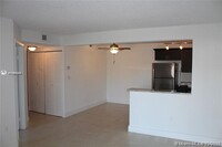 250 Palm Cir W, Unit 105 photo'