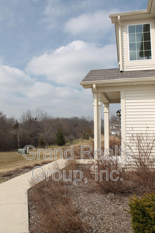 460 S Jade Ln in Round Lake, IL - Building Photo - Building Photo