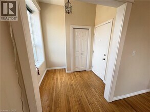 55 Barton St W in Hamilton, ON - Building Photo - Building Photo