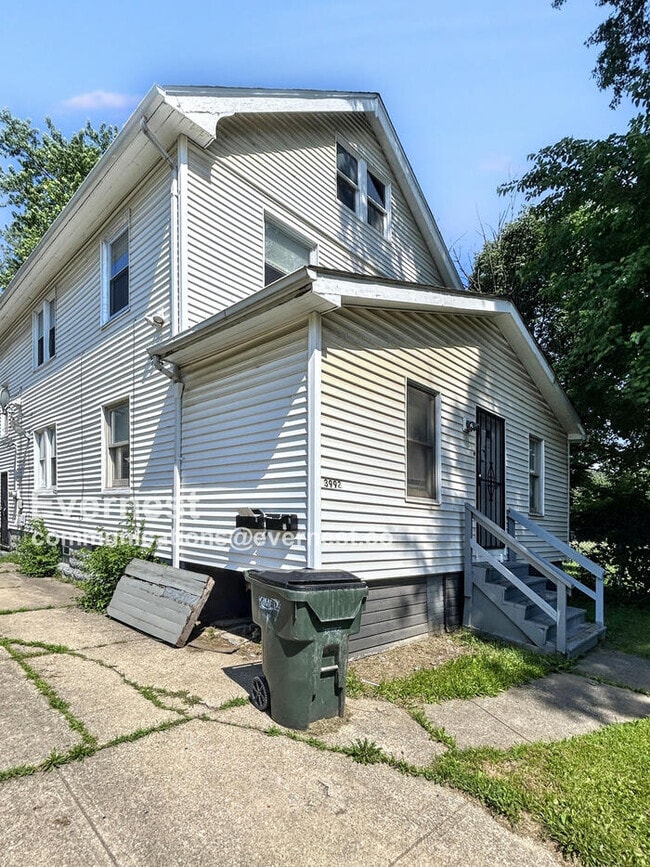 3992 E 52nd St in Newburgh Heights, OH - Building Photo - Building Photo