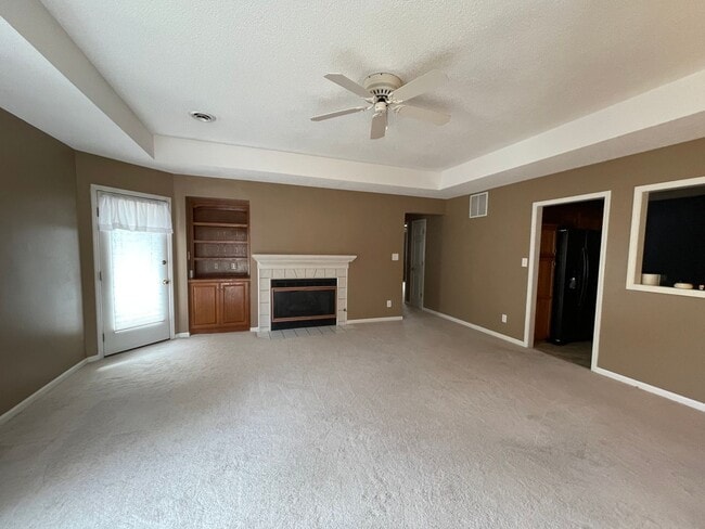 2002 Estella Dr in Manhattan, KS - Building Photo - Building Photo