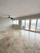 825 Bayshore Dr, Unit 706 in Pensacola, FL - Building Photo