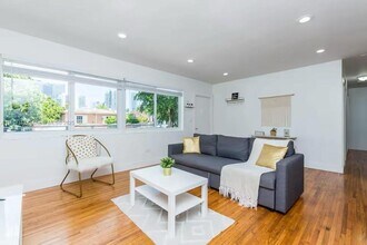 962 SW 6th Ave in Miami, FL - Building Photo - Building Photo