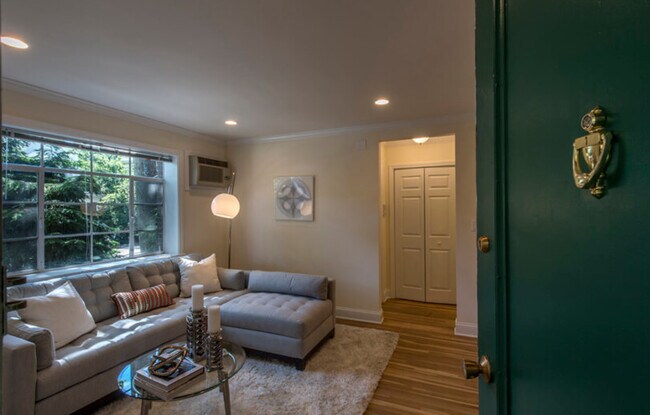 11 Alton Plz, Unit 1 in Brookline, MA - Building Photo - Building Photo