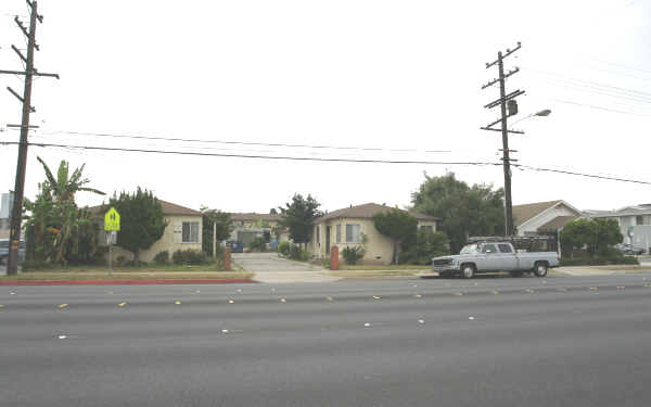 15612-15620 Van Ness Ave in Gardena, CA - Building Photo