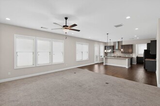 3745 Crestland Ln in Cumming, GA - Foto de edificio - Building Photo