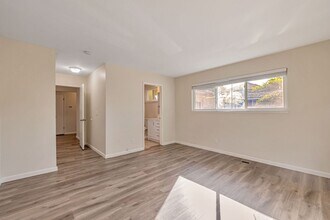 544 Alberta Ave in Sunnyvale, CA - Building Photo - Building Photo