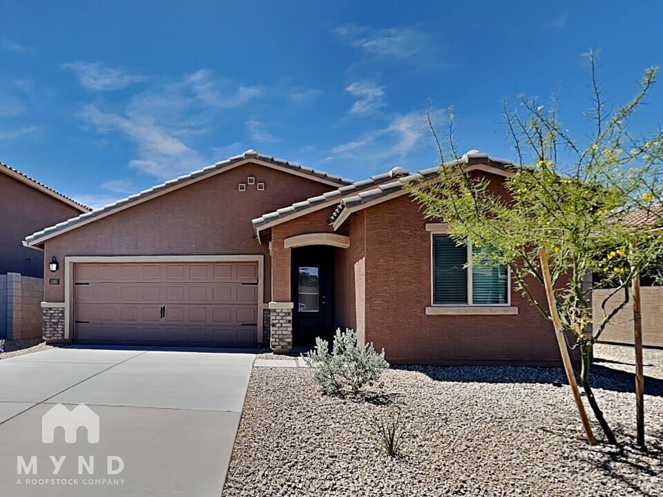 1065 W Virginia Ave in Florence, AZ - Building Photo