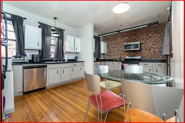 21 Melville Ave in Boston, MA - Building Photo - Building Photo