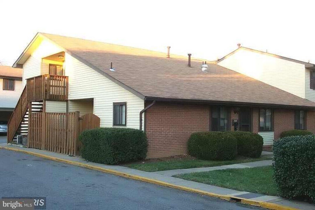 8415 Benecia Ct in Alexandria, VA - Building Photo