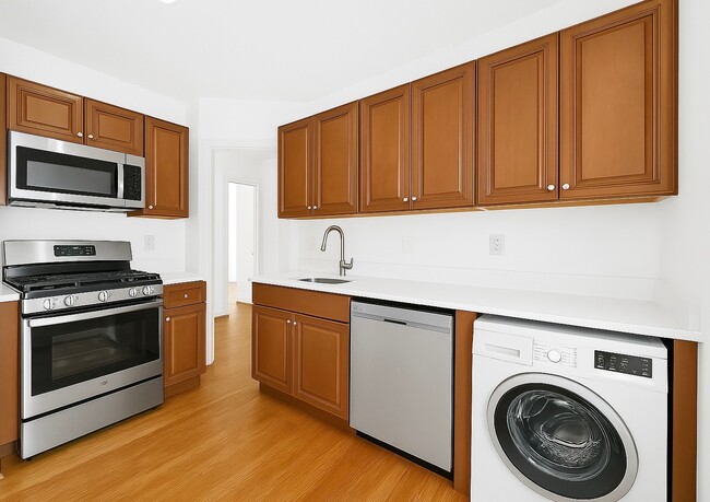 224 Hyde Park Ave, Unit 2 in Boston, MA - Building Photo - Building Photo