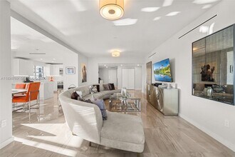 16 Island Ave in Miami Beach, FL - Building Photo - Building Photo