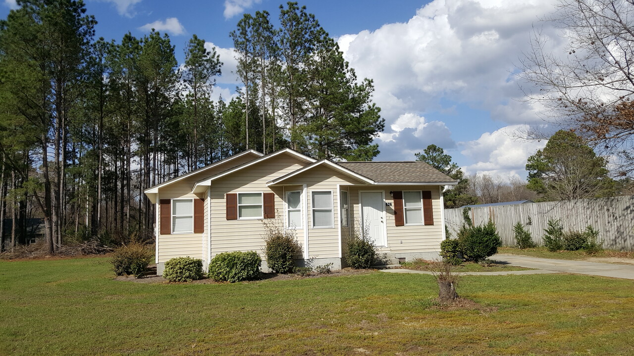 626 Windcrest Dr in Dublin, GA - Foto de edificio