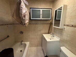 102-01 Northern Blvd in Queens, NY - Building Photo - Building Photo