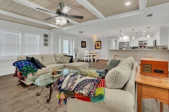 221 S Lorraine Dr in Mary Esther, FL - Building Photo - Building Photo