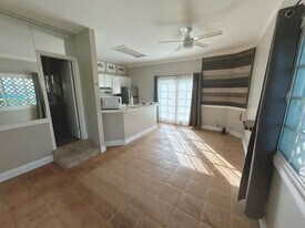 5555 Lesa Rd in La Mesa, CA - Building Photo