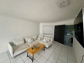1601 NE 185th St-Unit -Amit Naor in Miami, FL - Building Photo - Building Photo
