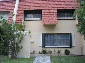 60 Ann Lee Ln in Tamarac, FL - Building Photo
