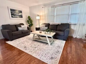 469 10th Ct in Vero Beach, FL - Building Photo - Building Photo