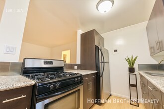 924 Hancock Ave, Unit 8 in West Hollywood, CA - Building Photo - Building Photo