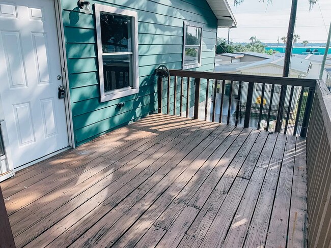 526 5th Ave W-Unit -No. B in Palmetto, FL - Building Photo - Building Photo