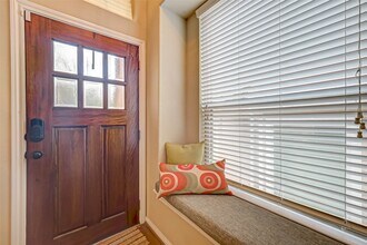 50 Cheswood Manor Drive in The Woodlands, TX - Foto de edificio - Building Photo