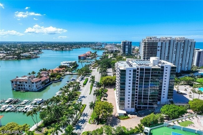 4031 Gulf Shore Blvd N in Naples, FL - Building Photo - Building Photo