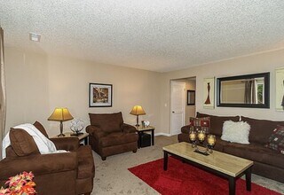 9523 NE 180th St, Unit A-104 in Bothell, WA - Building Photo - Building Photo