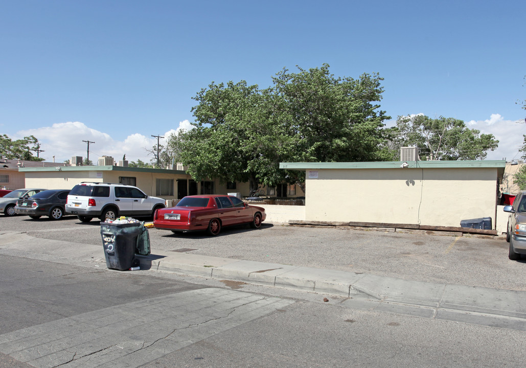 313-317 Charleston St NE in Albuquerque, NM - Building Photo