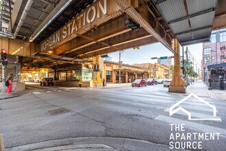 1008 W Lake St, Unit 2 in Chicago, IL - Building Photo - Building Photo