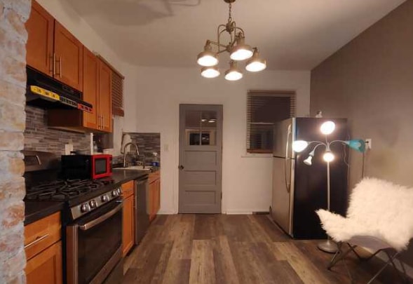 property at 516 E 115th St