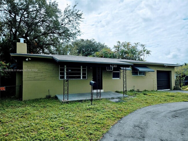 6230 SW 26th St in Miramar, FL - Building Photo - Building Photo