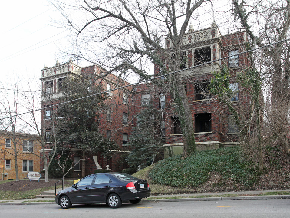 Clifton Manor in Cincinnati, OH - Building Photo