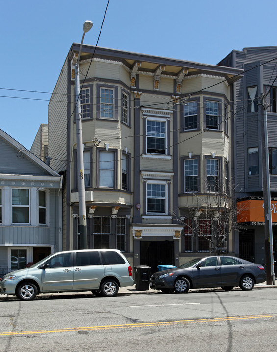 387 S Van Ness Ave in San Francisco, CA - Building Photo